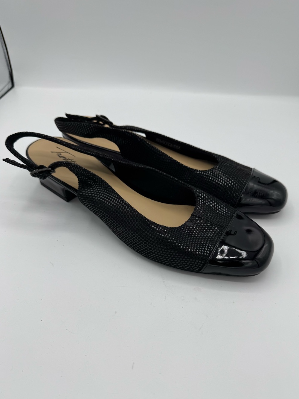 Trotters Sling Back Pumps Women's Size 8 N Square Toe Block Heel Cushioned